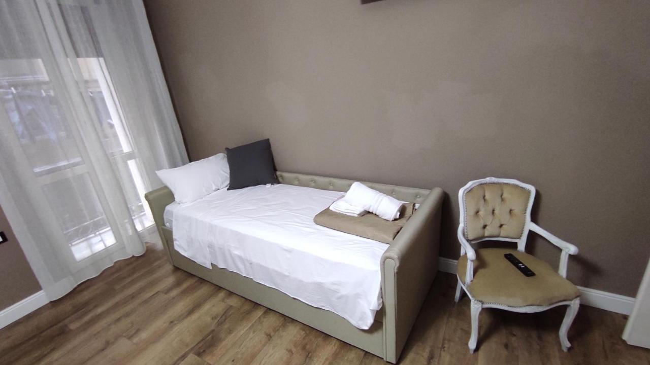 カリアリ Yaki Domo Bed & Breakfast エクステリア 写真